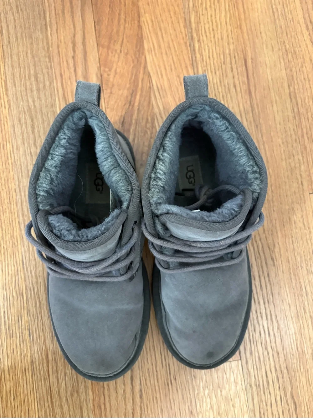 Big Kids Girls Gray Suede UGG Neumels
